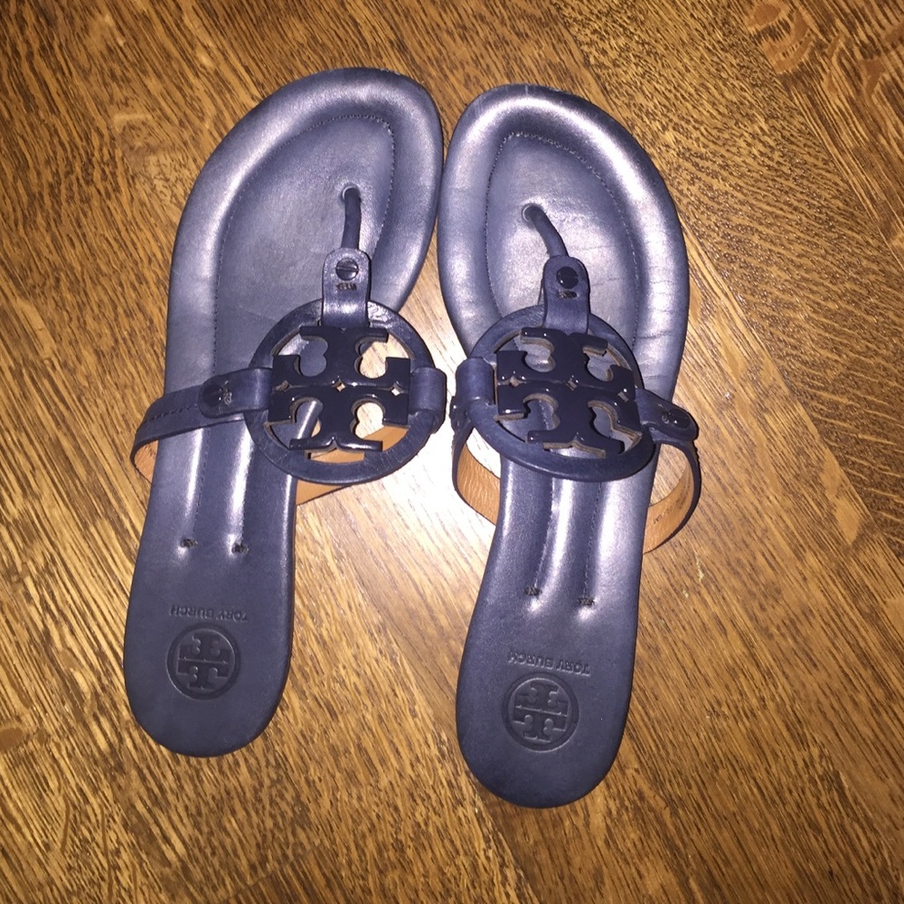 Navy Tory burch sandals, plastic in middle