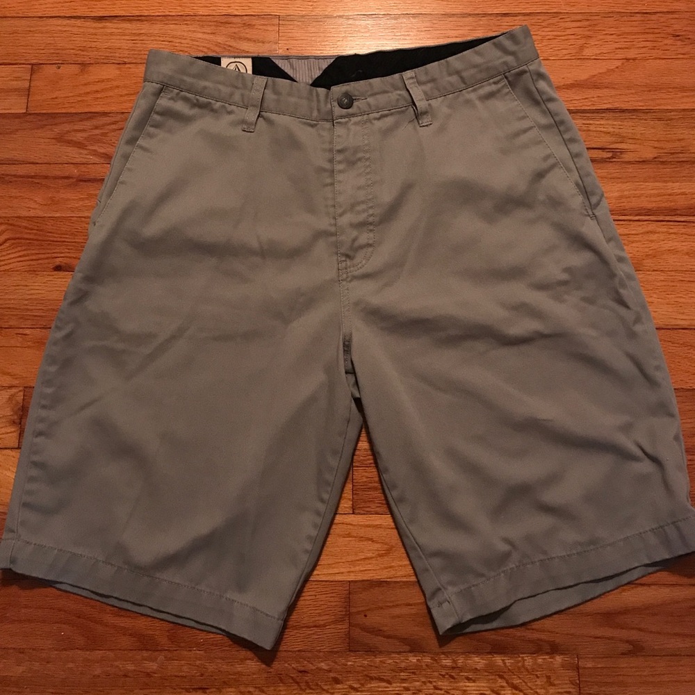 Men's Volcom shorts grey size 32
