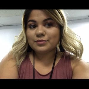 Meet your Posher, Angela