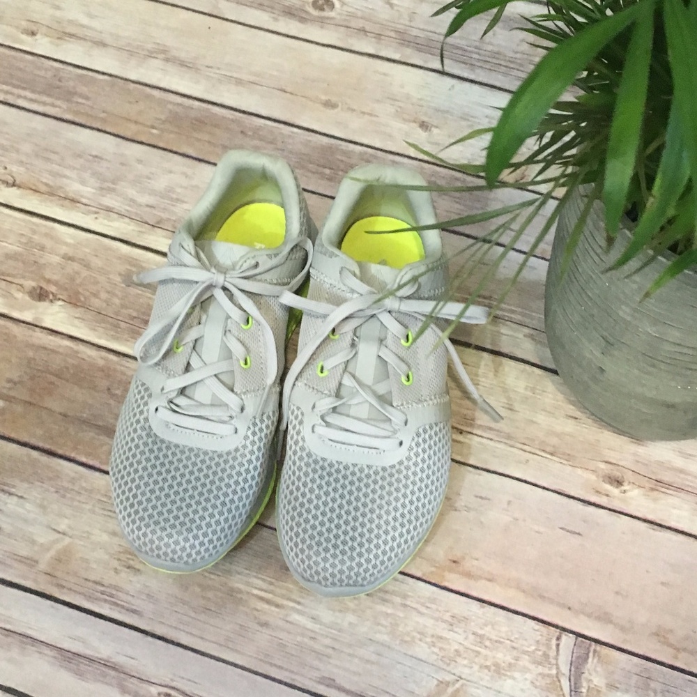 🔥PRICE DROP🔥 Reebok Athletic Sneakers