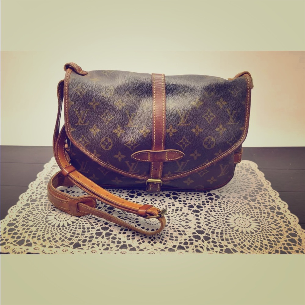 Authentic Louis Vuitton Saumur 30
