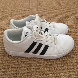 Girls Adidas Shoe Size 4