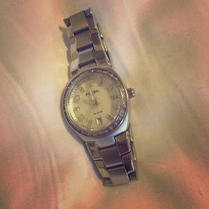 Small silver Fossil watch!