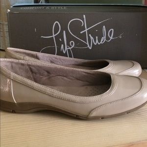 Lifestride 7.5 taupe
