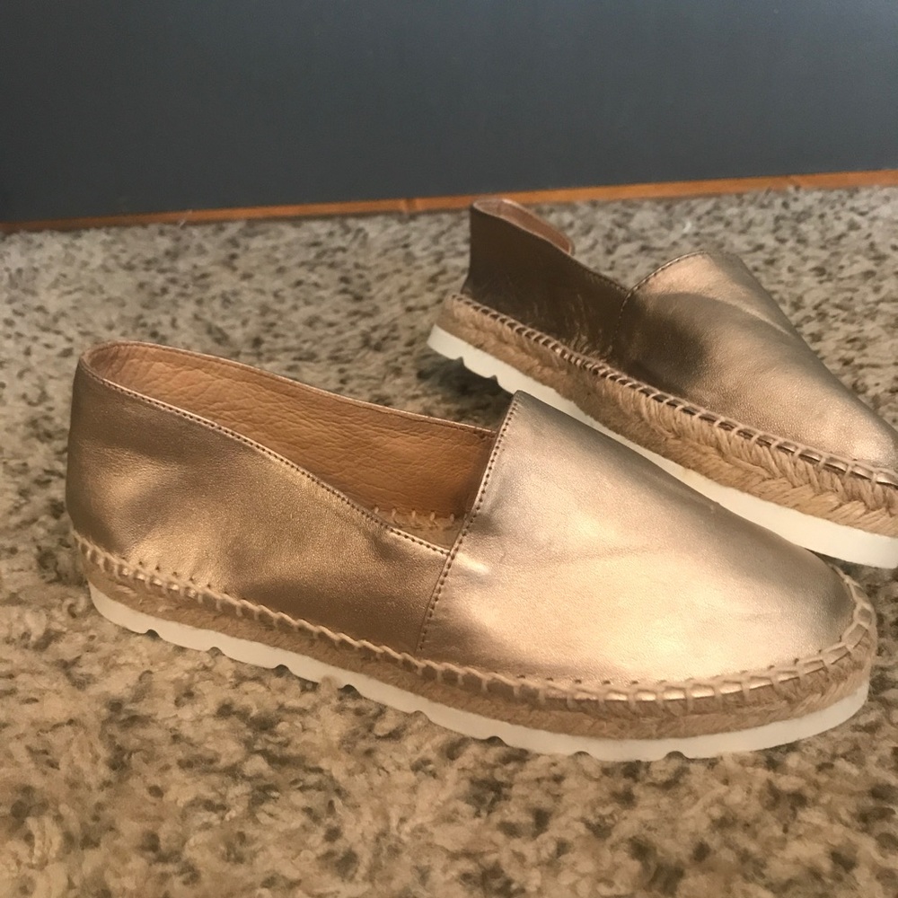 Carmen Saiz gold platform espadrilles