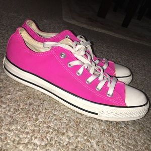 Hot pink classic Converse