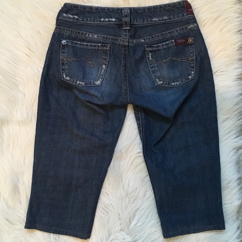 Silver Jeans Blaze Capris Factory Distressed sz 26