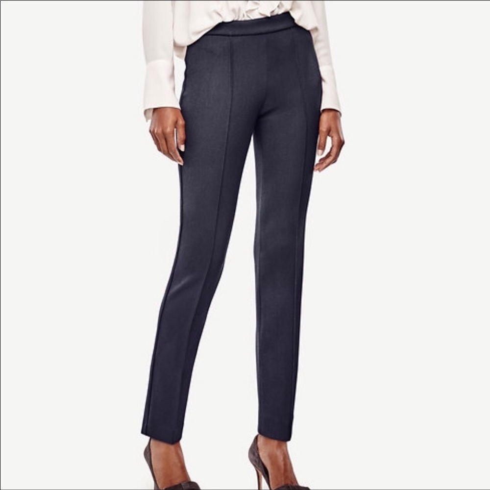 Black pintucked Ankle Pant