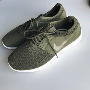 NWOT Nike Tennis Shoes