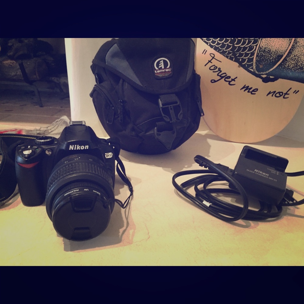 NIKON D60 -Like New