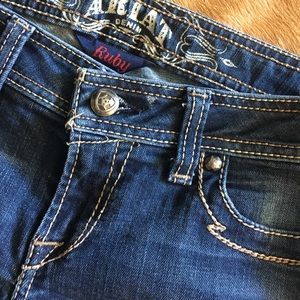 👖 27L Ariat Jeans