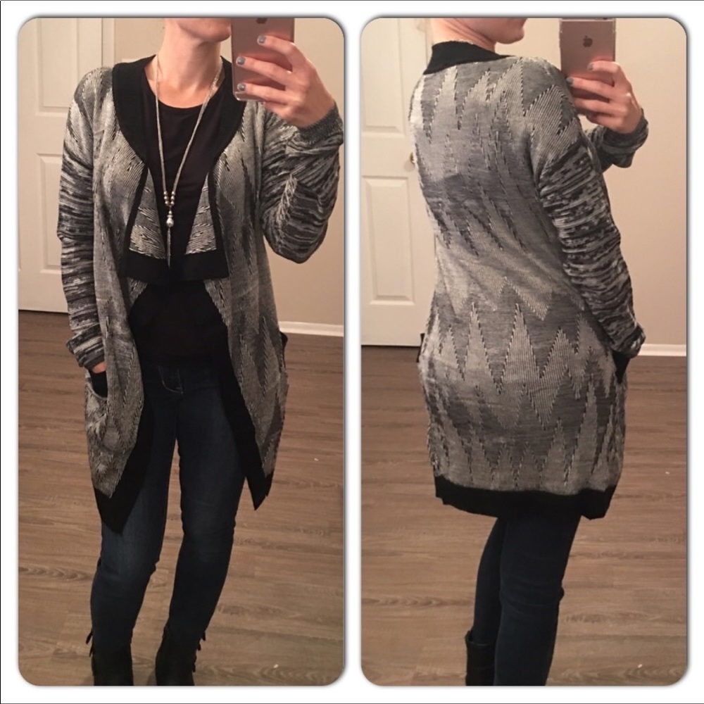 ‼️2 for $25‼️Gorgeous Black & Gray Cardigan Sweater