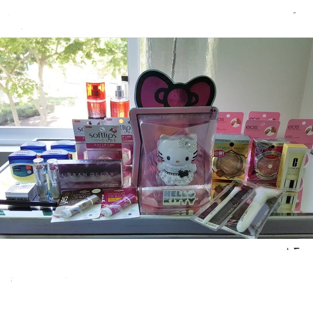NEW Make ups Lip balms Hello Kitty etc