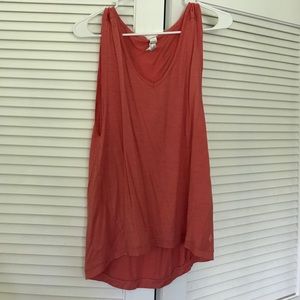 Two Black Diamond tanks. Med