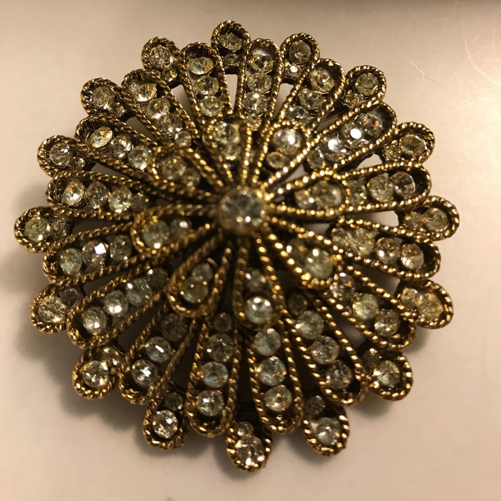 BIG SPARKLY TIERED VINTAGE PIN by ART