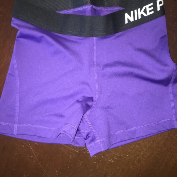 🌺🌺CLEARANCE NWT NIKE PROS LAST PAIR 🛍🌺 - Picture 2 of 2