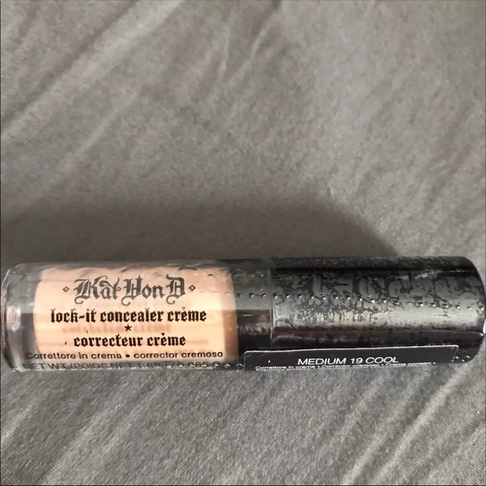 Kat von D concealer