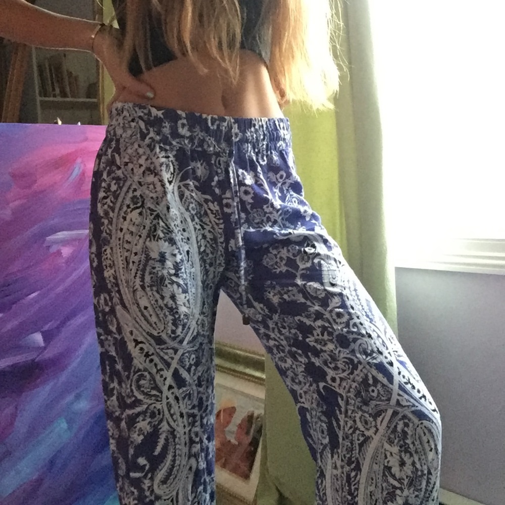 Patterned flowey pants