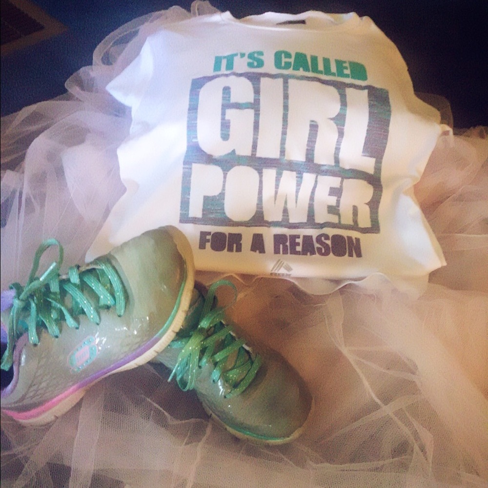🔥RBX shirt & Skechers sneakers 🔥