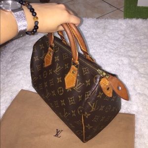 Louis Vuitton Speedy 25