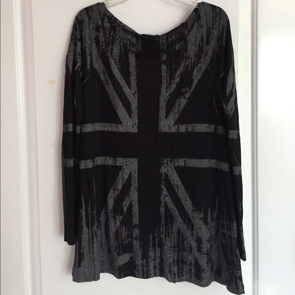 Black and grey long sleeve top