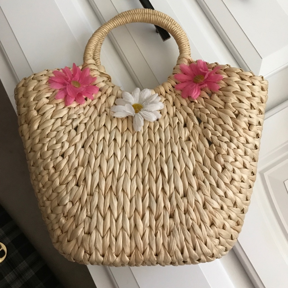 🦋🐞Basket style tote.