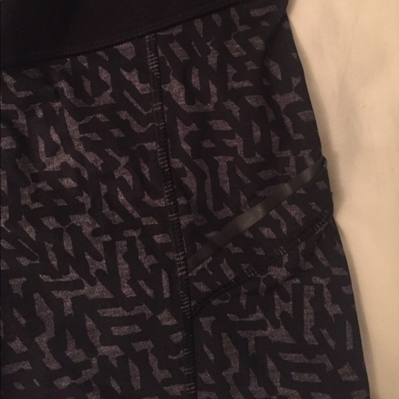 Lululemon shorts - Picture 3 of 4