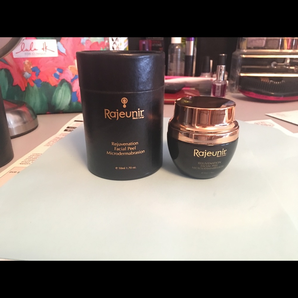 Rajeunir black caviar rejuvenation facial peel