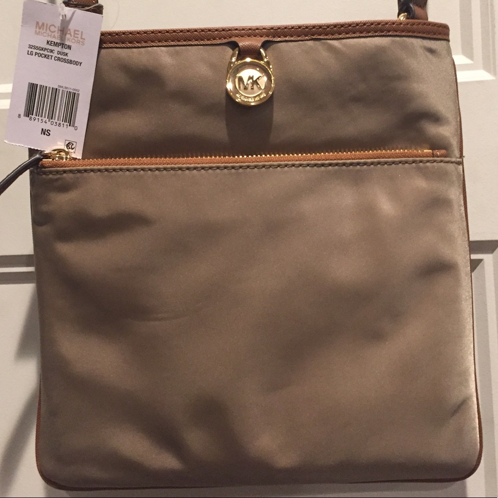 Michael Kors NWT Kempton Large Crossbody Bag