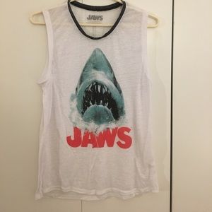 Forever 21 Jaws tank