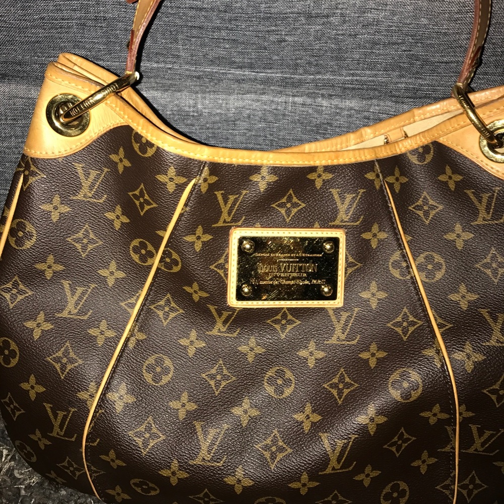 Louis Vuitton Galleria PM Handbag
