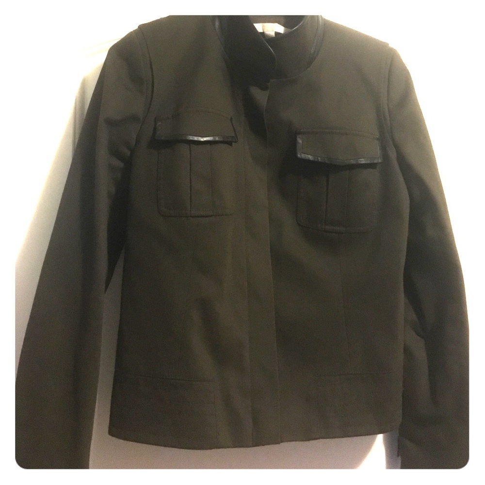 Dark green bomber style lightweight jacket.