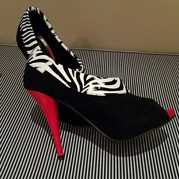 Heeled booties - Picture 3 of 3