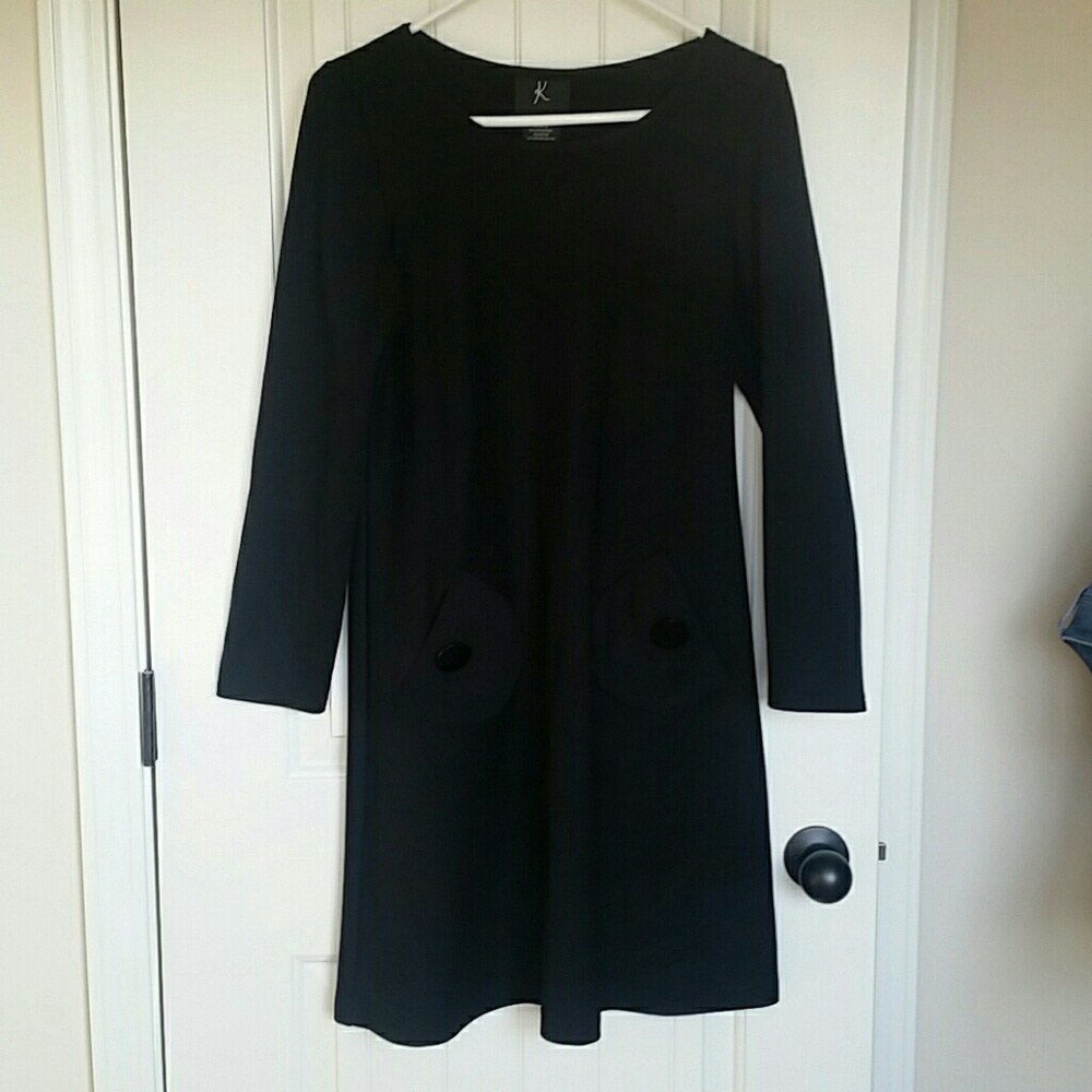 3/4 sleeve black dress with pockets