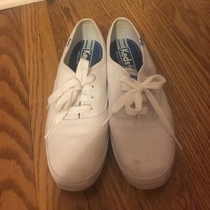 Keds size 7- white