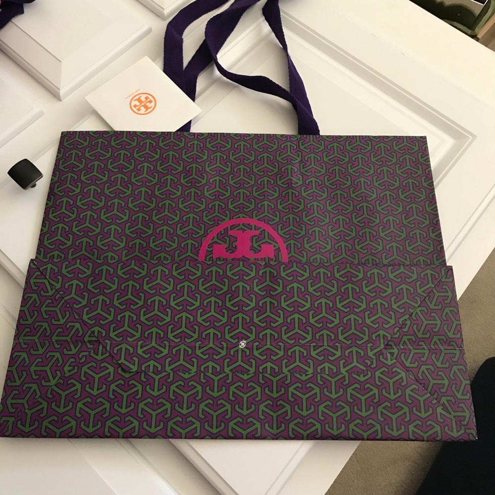 Authentic Tory Butch shopping bag 16x12x6