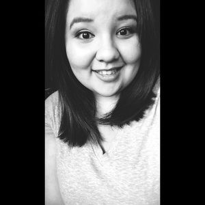 Meet your Posher, Caitlin