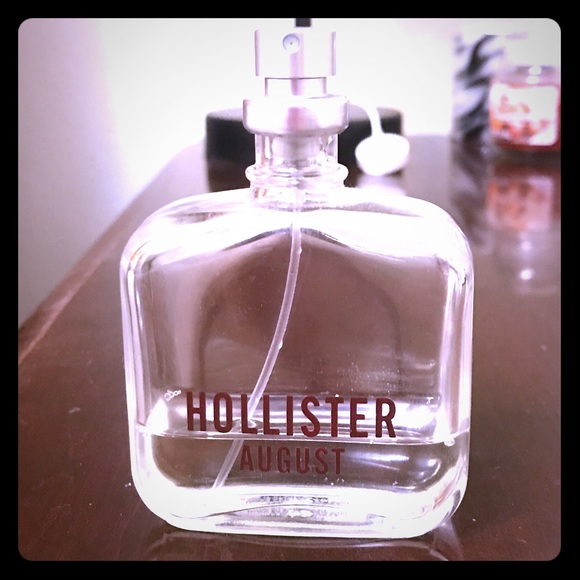 hollister august perfume