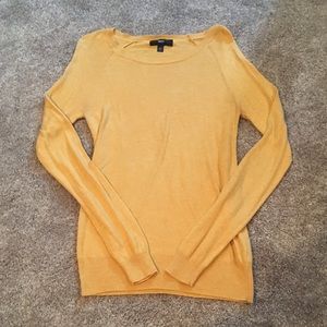 Long Sleeve/Light Sweater