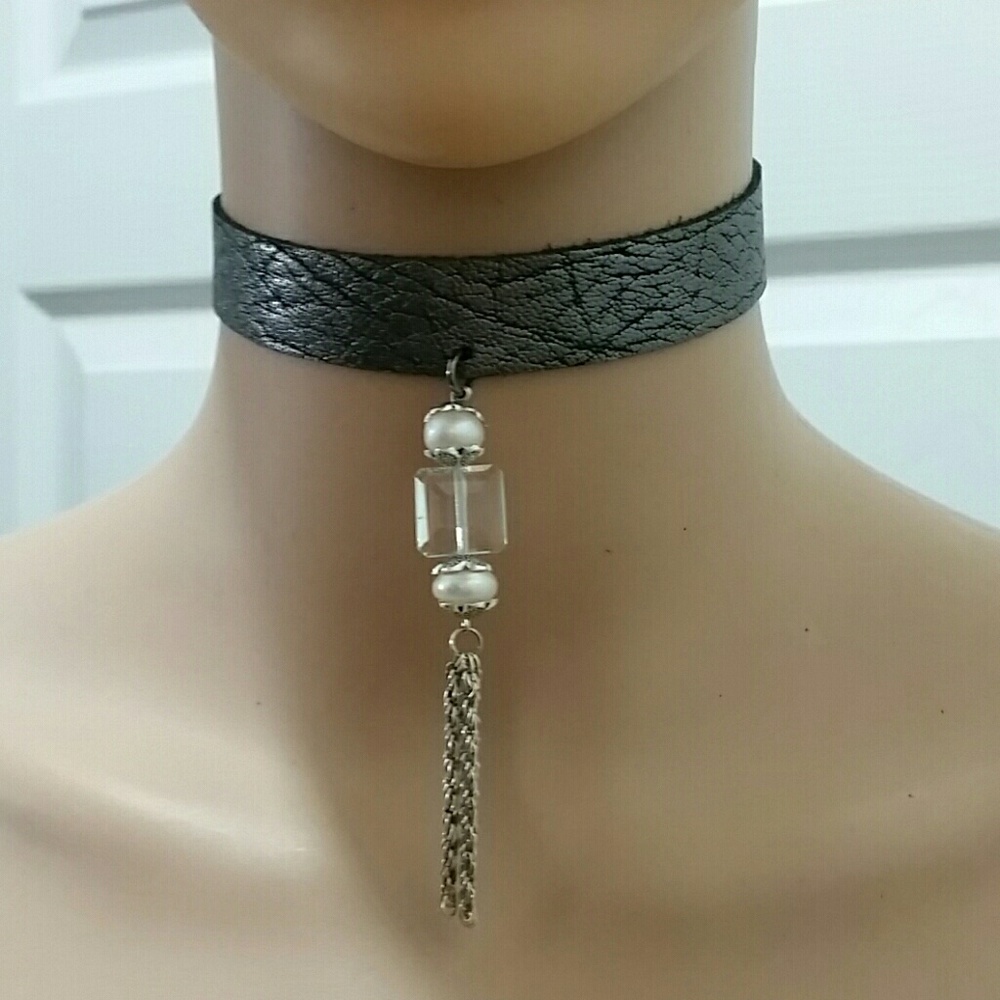 Freshwater PEARL LEATHER CHOCKER