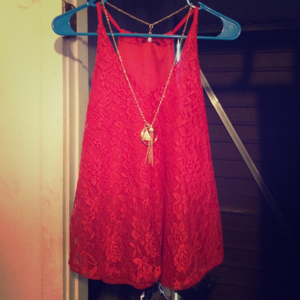 Lace shirt with gold colored necklace brand new