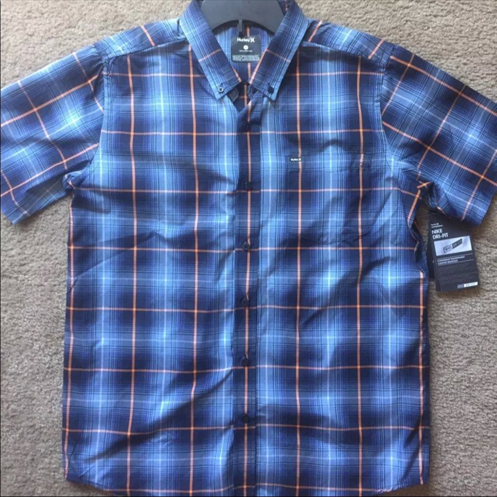 New with tags! Men's Size Medium. Plaid.