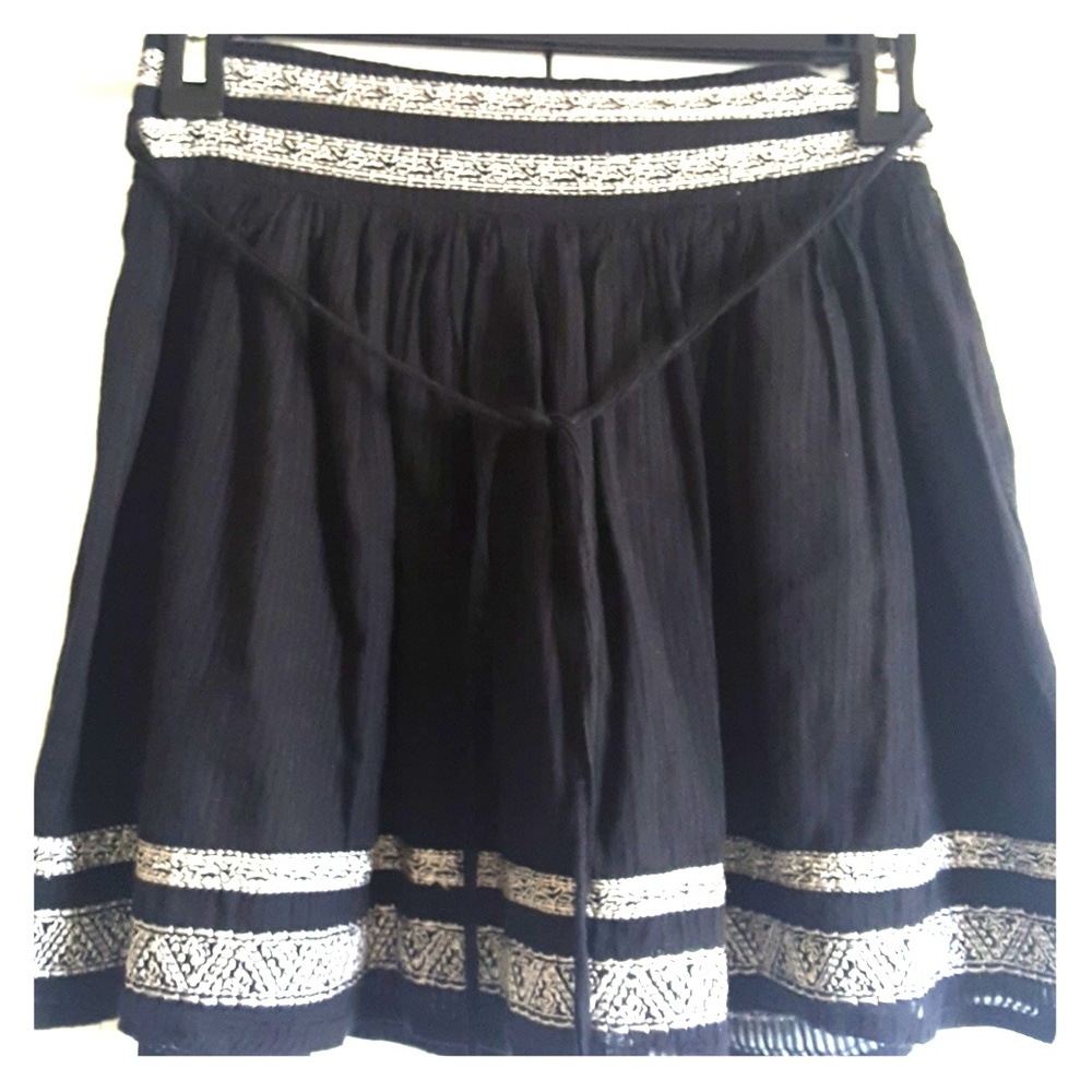 The "embroderied with stretch" Forever 21 Skirt