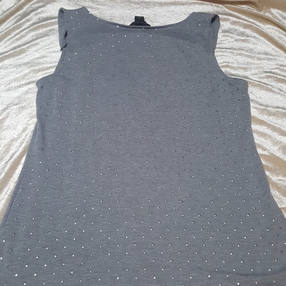 WHBM gray tank with raised silver triangle embelli - Picture 5 of 7