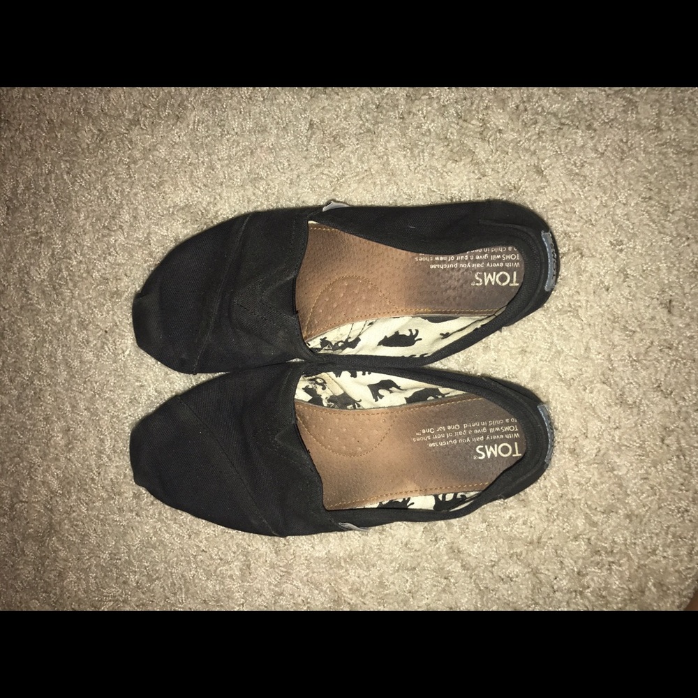 TOMS black shoes