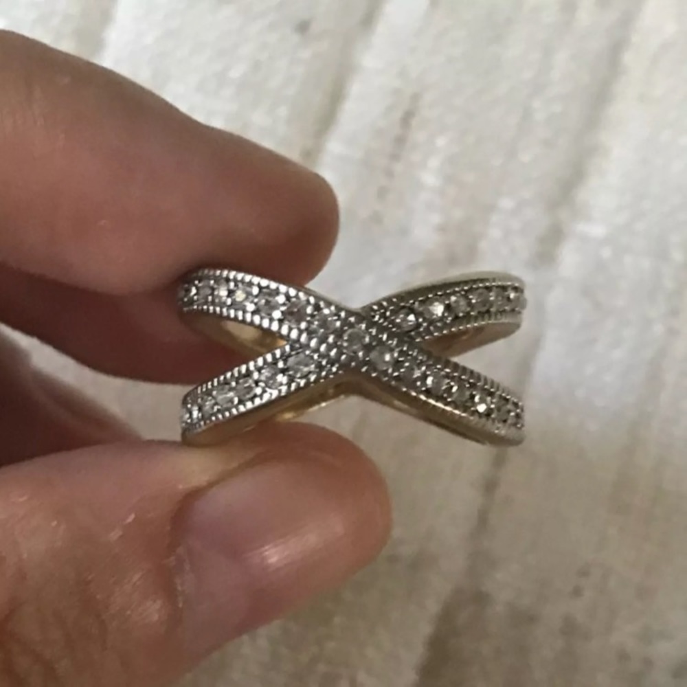 Gold Criss Cross Ring 🔆