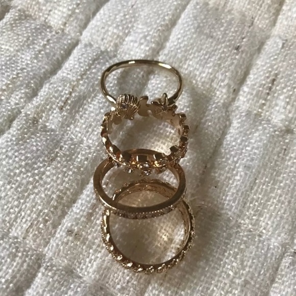 ⭐️ Gold Rings 🔆 - Picture 2 of 3