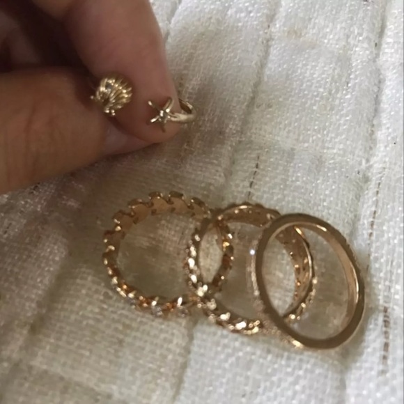 ⭐️ Gold Rings 🔆 - Picture 3 of 3