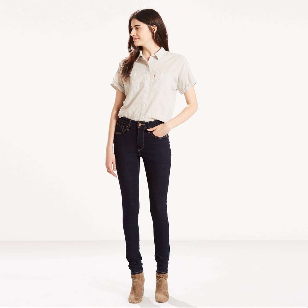 Levi's short sleeve shirts - Picture 2 of 2