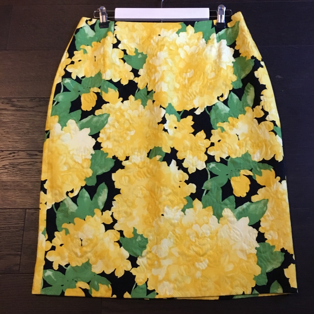 Escada Couture Yellow floral skirt fully lined